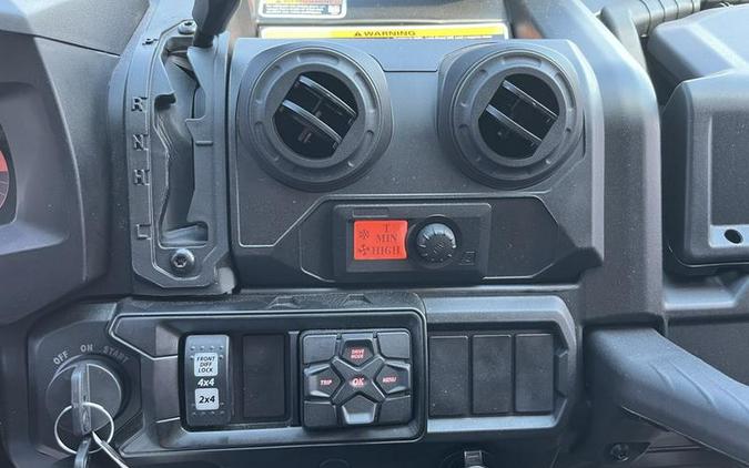 2026 Can-Am® Defender 6x6 Limited HD10