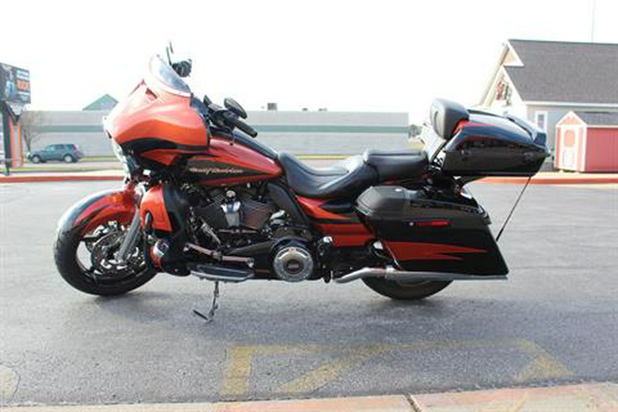 2017 Harley-Davidson FLHXSE