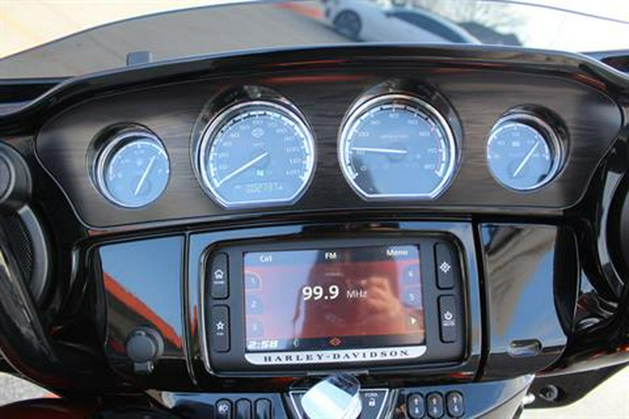 2017 Harley-Davidson FLHXSE