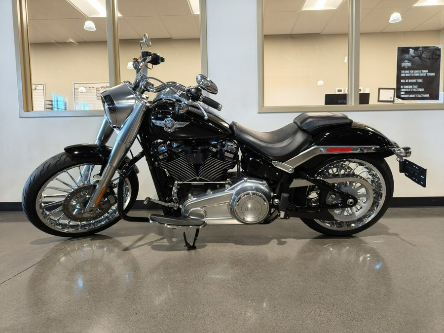 2018 Harley-Davidson® Fat Boy® 114 Vivid Black