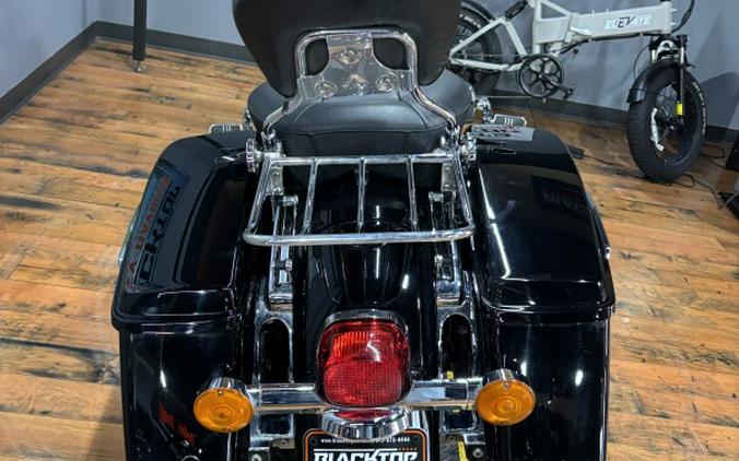 2017 Harley-Davidson® Road King® BLACK W/PINSTRIPE