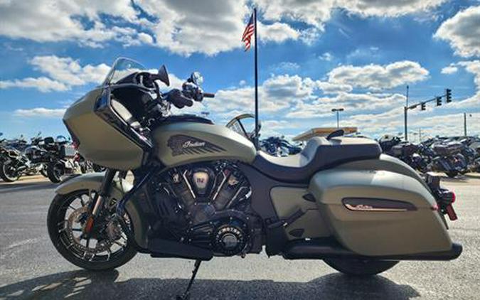 2025 Indian Motorcycle Challenger® Dark Horse® 112