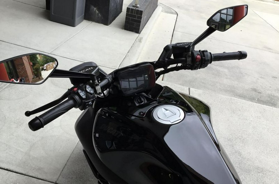 New 2025 Ducati DIAVEL V4