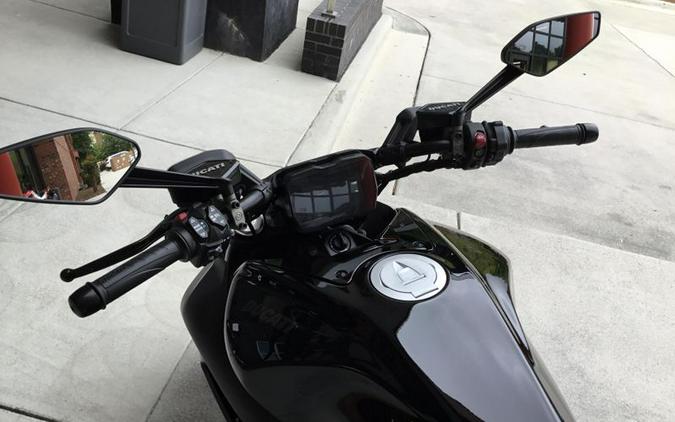 New 2025 Ducati DIAVEL V4