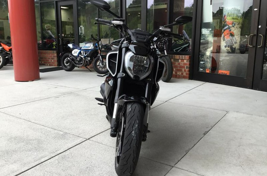 New 2025 Ducati DIAVEL V4