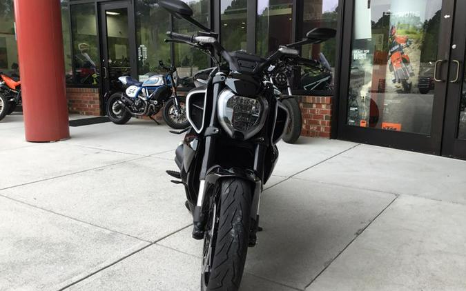 New 2025 Ducati DIAVEL V4
