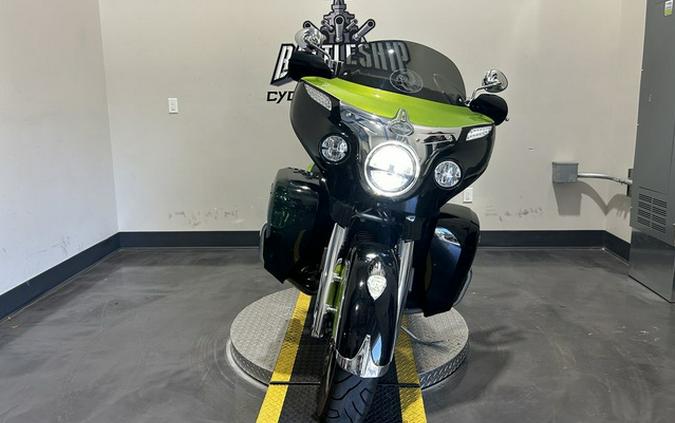2017 Indian Roadmaster Icon Thunder Black & Snakeskin Green