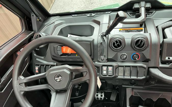 2024 Can-Am Defender DPS CAB HD9