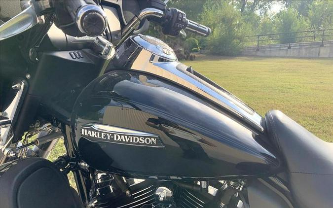 2018 Harley-Davidson® FLHTCUTG - Tri Glide® Ultra