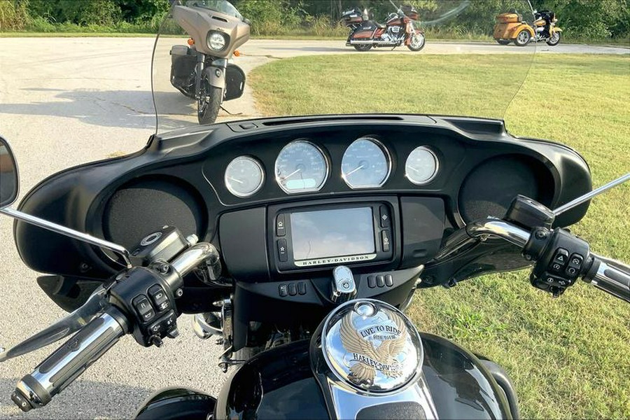 2018 Harley-Davidson® FLHTCUTG - Tri Glide® Ultra