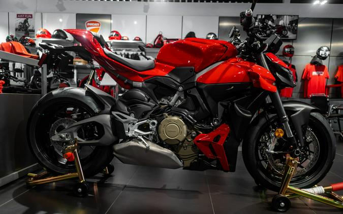 2027 Ducati STREETFIGHTER V4S