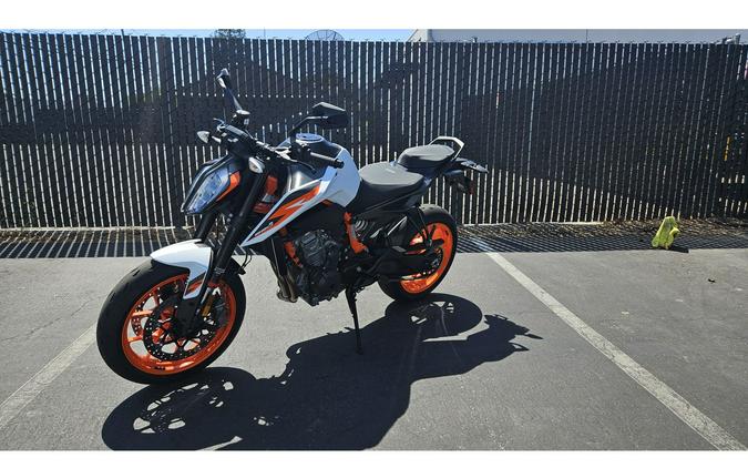 2021 KTM 890 DUKE R