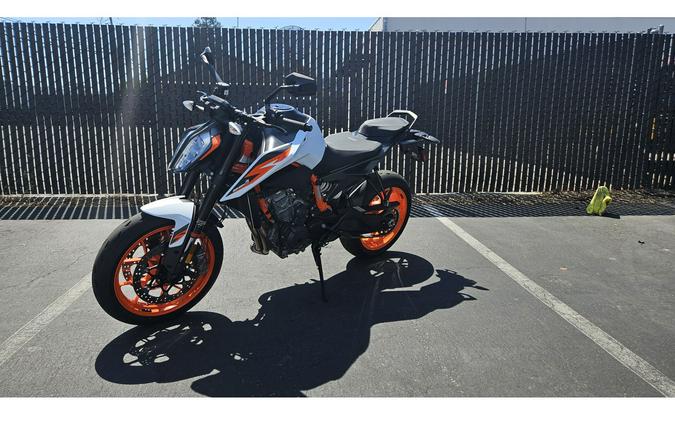 2021 KTM 890 DUKE R