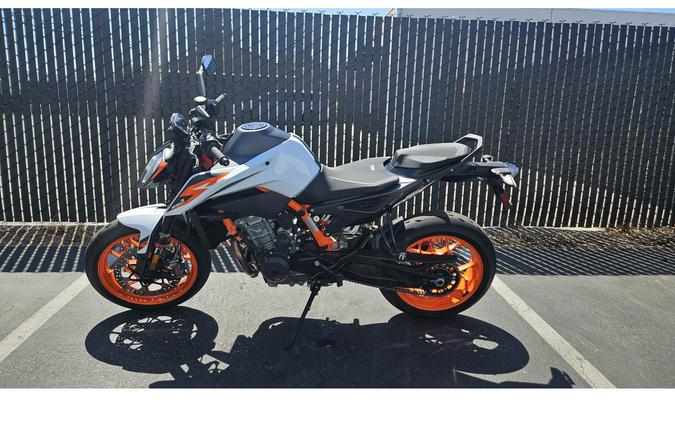 2021 KTM 890 DUKE R