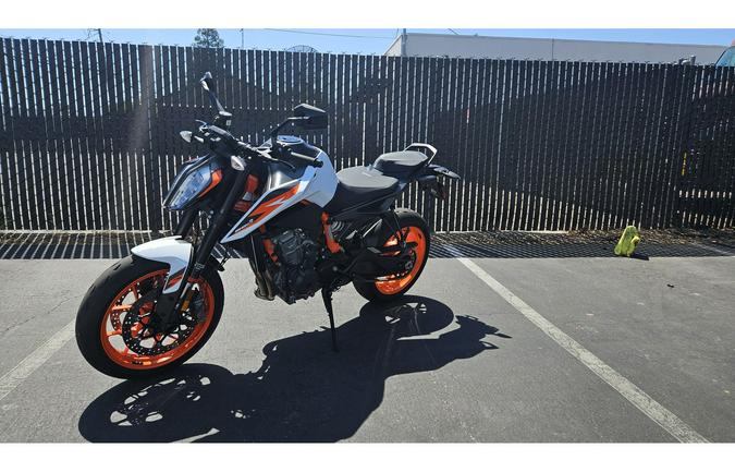 2021 KTM 890 DUKE R