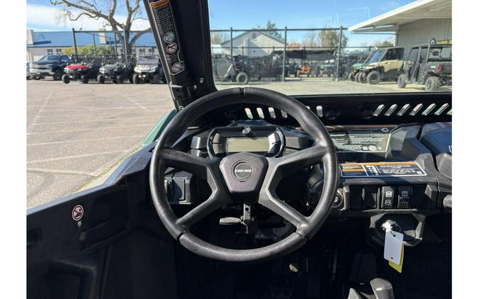 2022 Can-Am Commander DPS 700