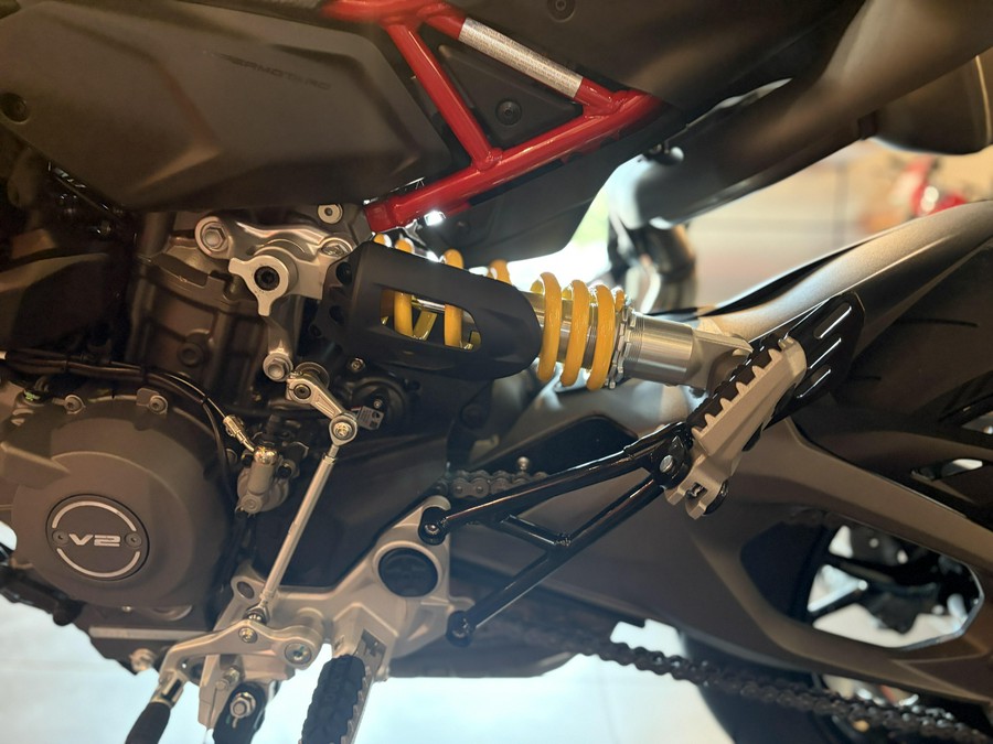 2027 Ducati HYPERMOTARD V2