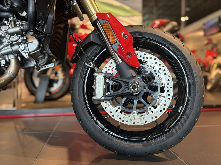 2027 Ducati HYPERMOTARD V2