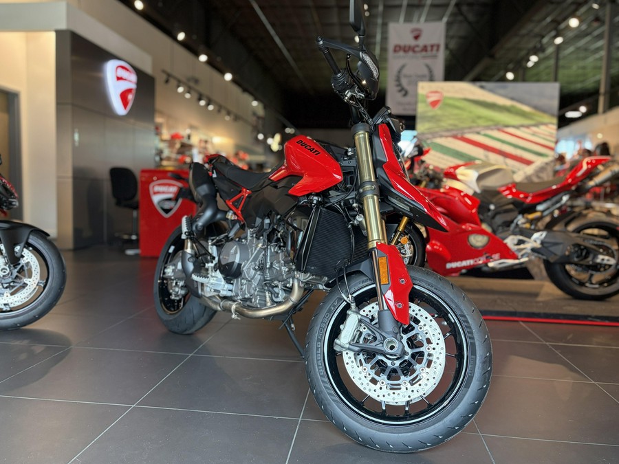 2027 Ducati HYPERMOTARD V2