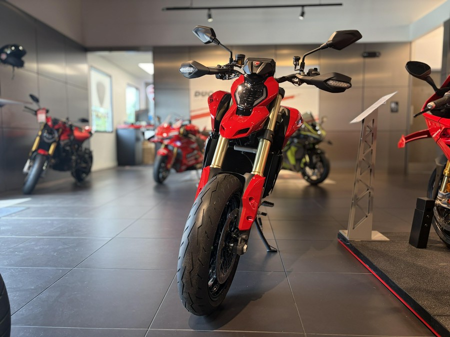 2027 Ducati HYPERMOTARD V2
