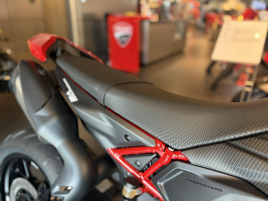 2027 Ducati HYPERMOTARD V2