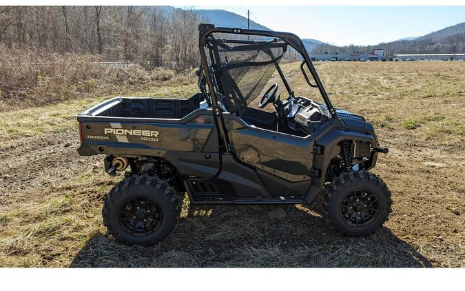 2024 Honda Pioneer 1000 Deluxe