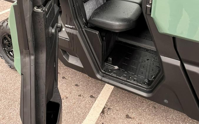 2026 Can-Am Defender MAX DPS CAB HD10