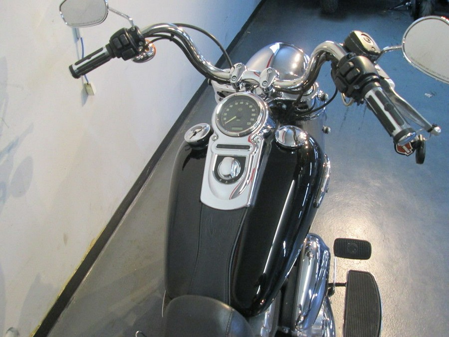 2012 Harley-Davidson® FLD - Dyna® Switchback™