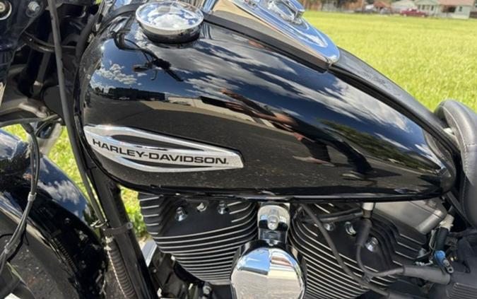 2012 Harley-Davidson® FLD - Dyna® Switchback™