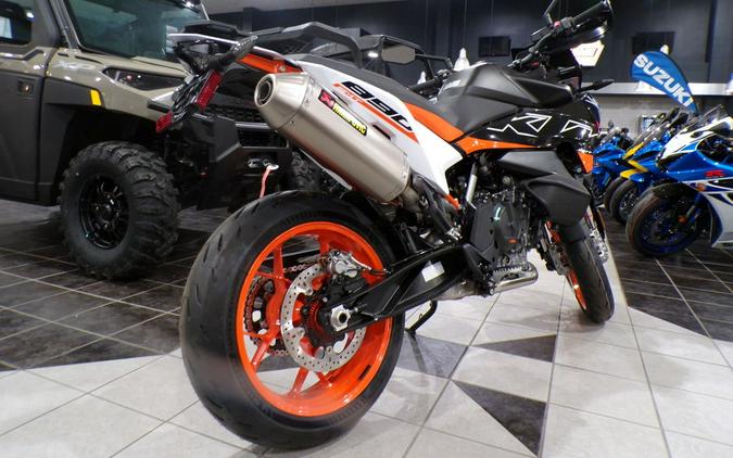 2024 KTM 890 SMT