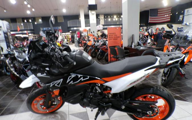 2024 KTM 890 SMT