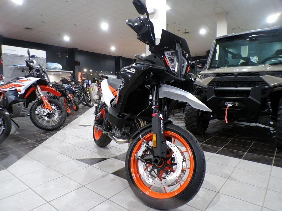 2024 KTM 890 SMT