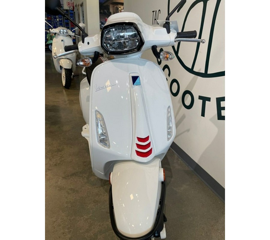 2023 Vespa Sprint 50 "City Beat"