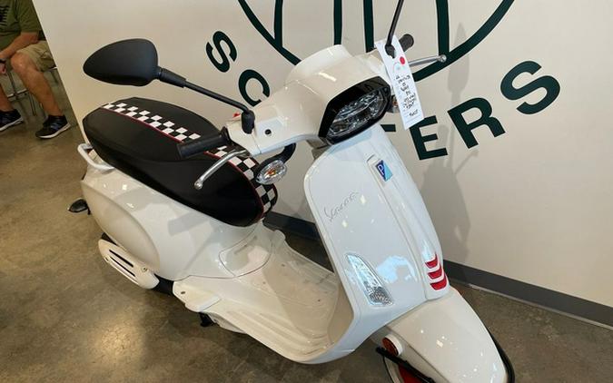 2023 Vespa Sprint 50 "City Beat"