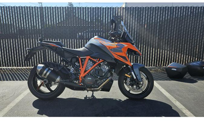 2023 KTM 1290 SUPER DUKE GT