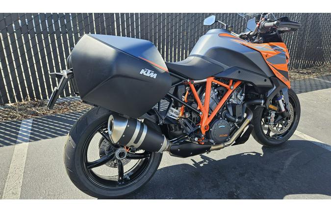 2023 KTM 1290 SUPER DUKE GT