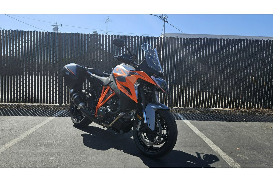 2023 KTM 1290 SUPER DUKE GT