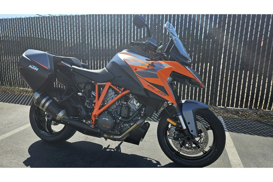 2023 KTM 1290 SUPER DUKE GT