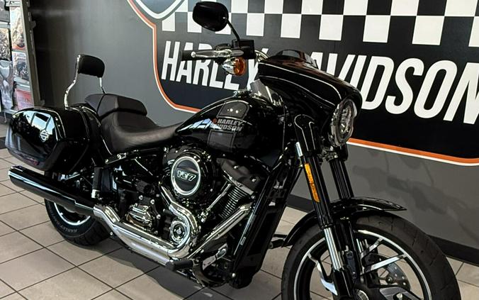 2021 Harley-Davidson® Sport Glide® Vivid Black Deluxe