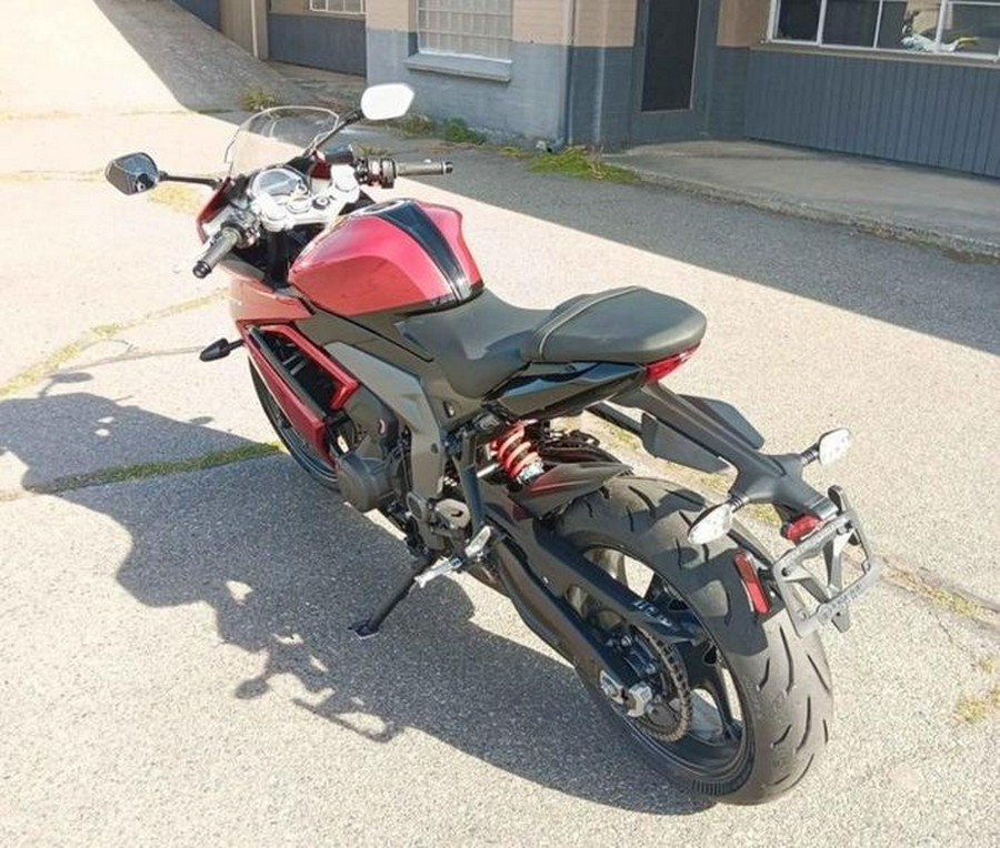 2025 Triumph Daytona 660 Carnival Red/Sapphire Black