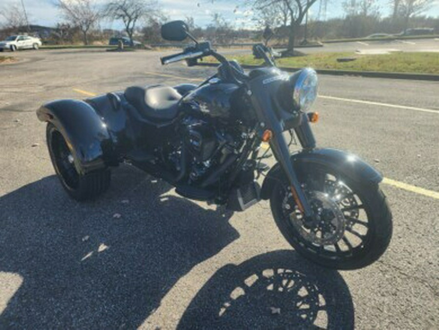 2024 Harley-Davidson Freewheeler FLRT VIVID BLACK W/ PINSTRIPE