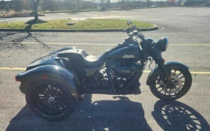 2024 Harley-Davidson Freewheeler FLRT VIVID BLACK W/ PINSTRIPE