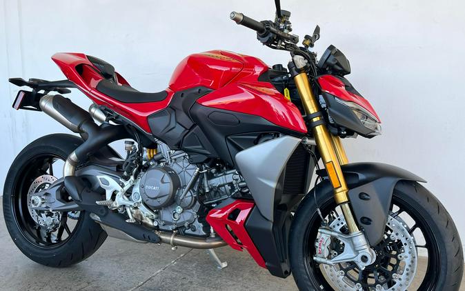 2027 Ducati STREETFIGHTER V2S