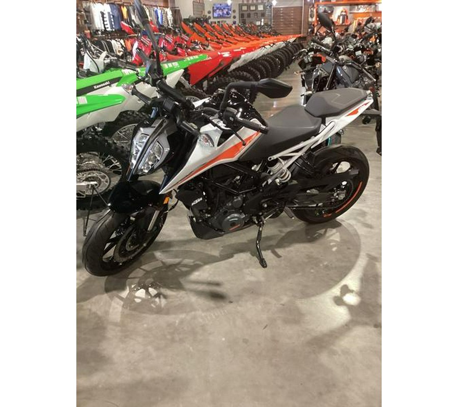 2022 KTM 390 Duke