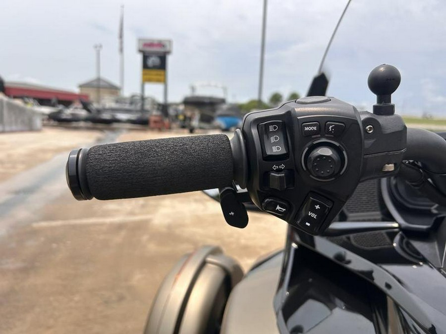 2021 Can-Am® Spyder® F3-T SE6