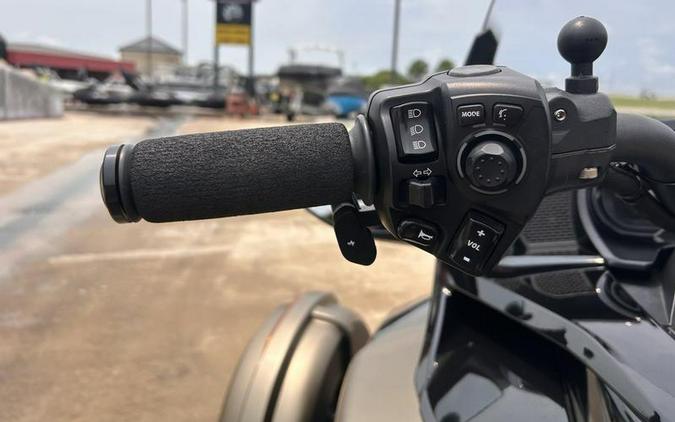 2021 Can-Am® Spyder® F3-T SE6