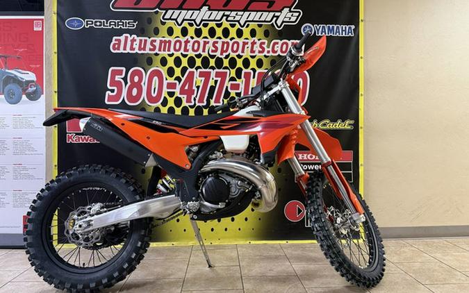 2026 KTM XC 250 W