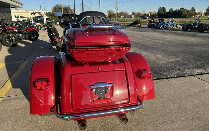 2021 Harley-Davidson® Tri Glide® Ultra Billiard Red