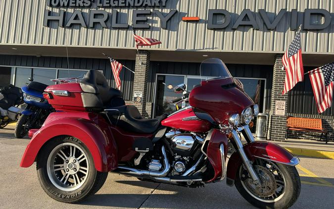 2021 Harley-Davidson® Tri Glide® Ultra Billiard Red
