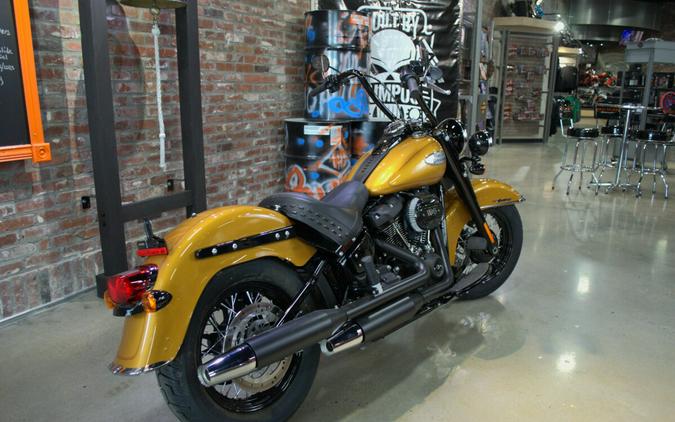 2023 Harley-Davidson® Heritage Classic Prospect Gold – Black Finish